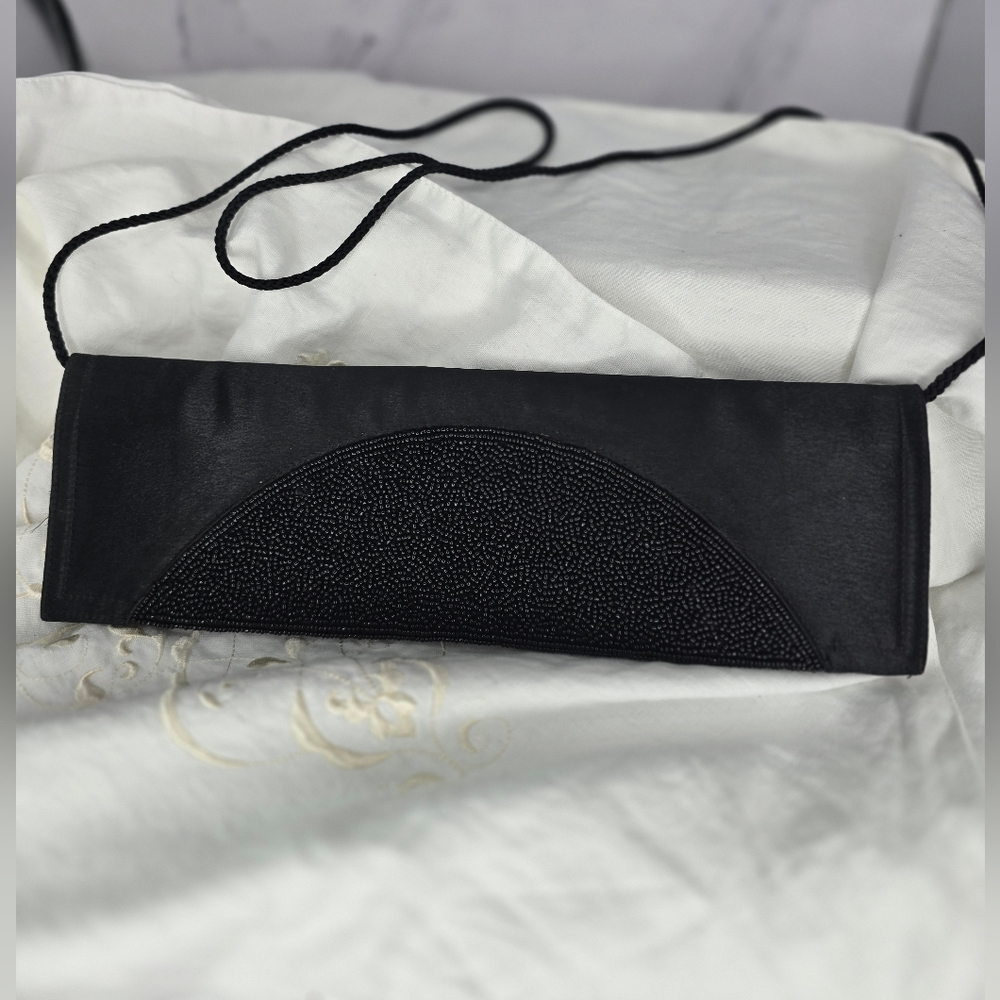 La Regale Elegant Black Clutch